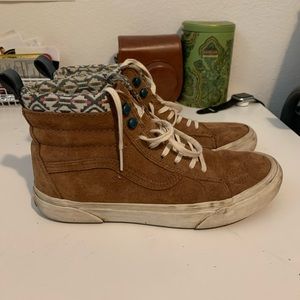 Brown vans size 7.5 in women’s.